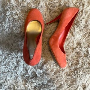JS by Jessica Simpson orange suede round toe pumps